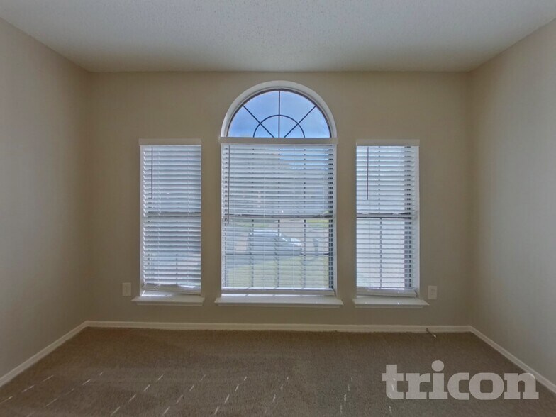 Building Photo - 815 Wyndham Pl