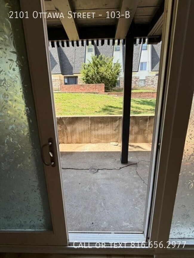 Building Photo - 2101 Ottawa St