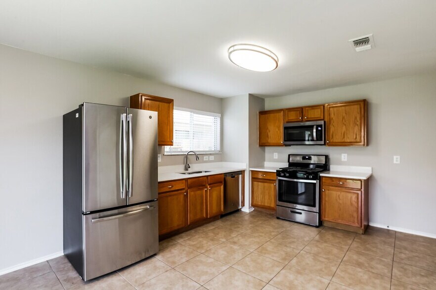 Building Photo - 7219 Rising Brook Dr