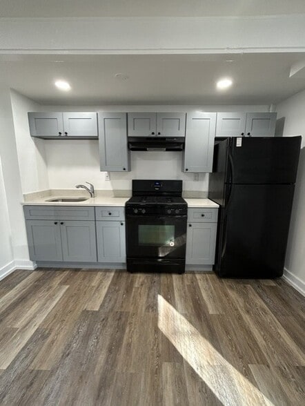 Kitchen - 9 7th St