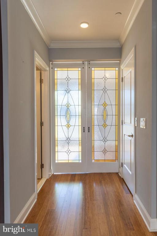 Building Photo - 153 Levering St