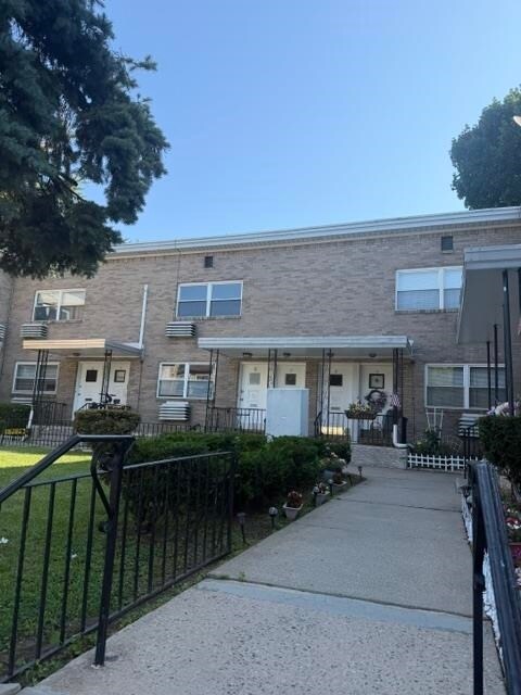 Building Photo - 1120 50th St