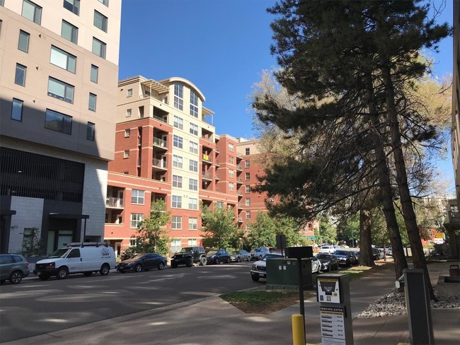 Building Photo - 1975 Grant St