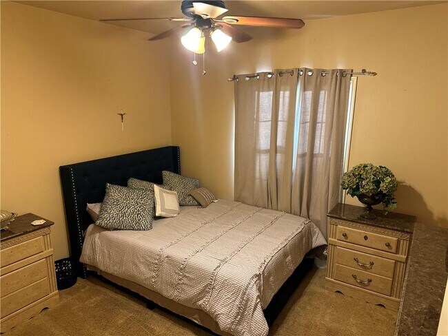 Building Photo - 4500 SW Swinton Dr