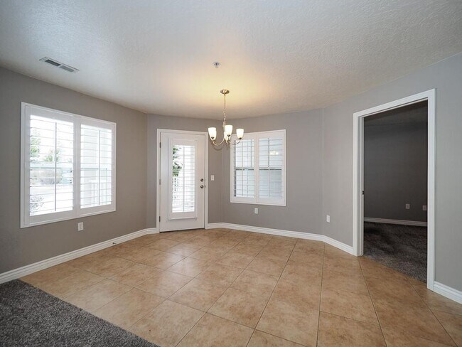 Building Photo - Beautiful Daybreak Condo