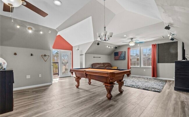 Building Photo - 263 Autumn Ln