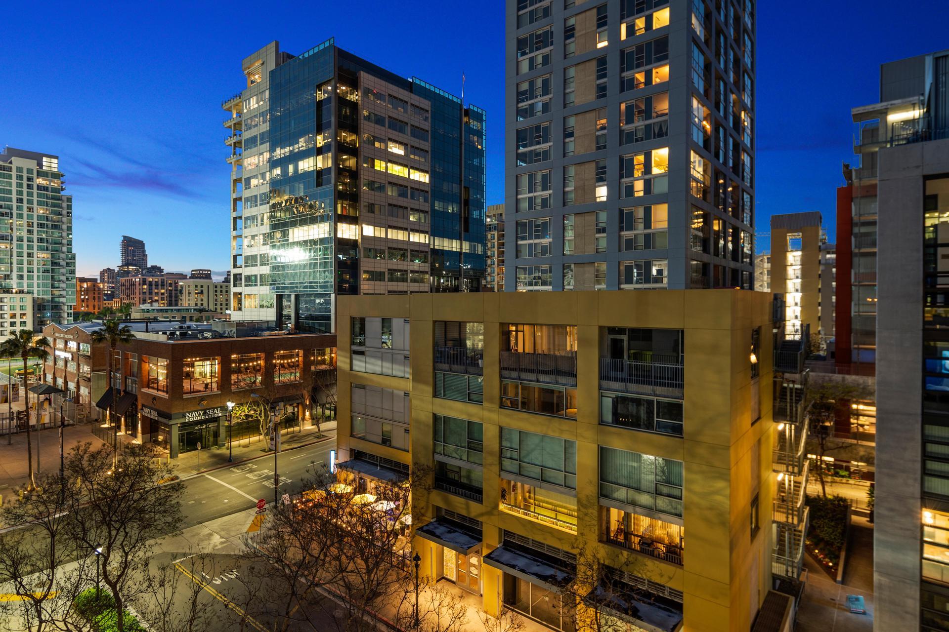 Building Photo - 253 10th Ave