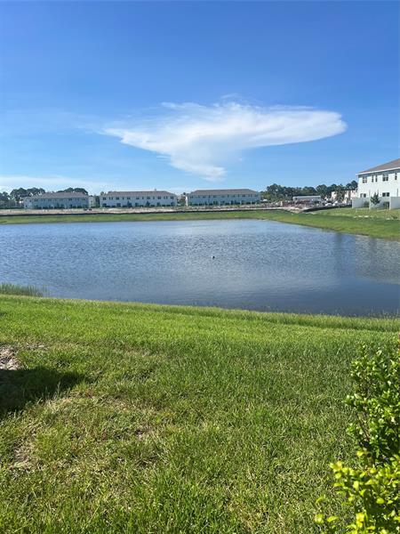 Building Photo - 655 SE Lk Fls St