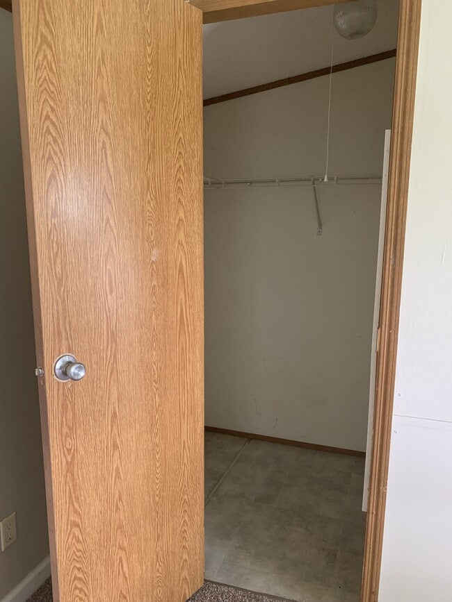 Building Photo - 122 Zackary St