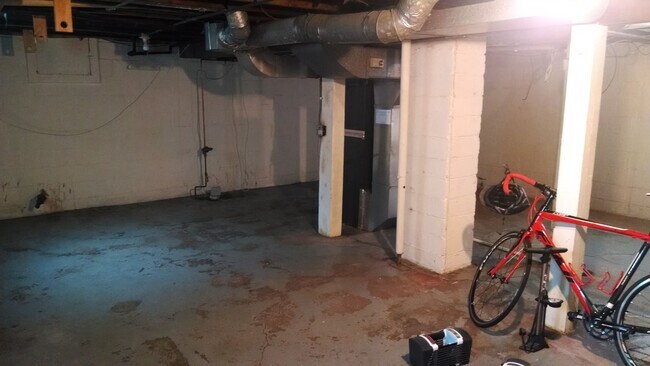 Building Photo - 3 Bedroom Morton Meadows Home for Rent - Close to Everything!