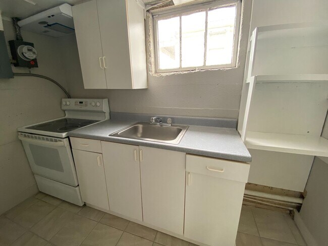 Building Photo - PRE-LEASING