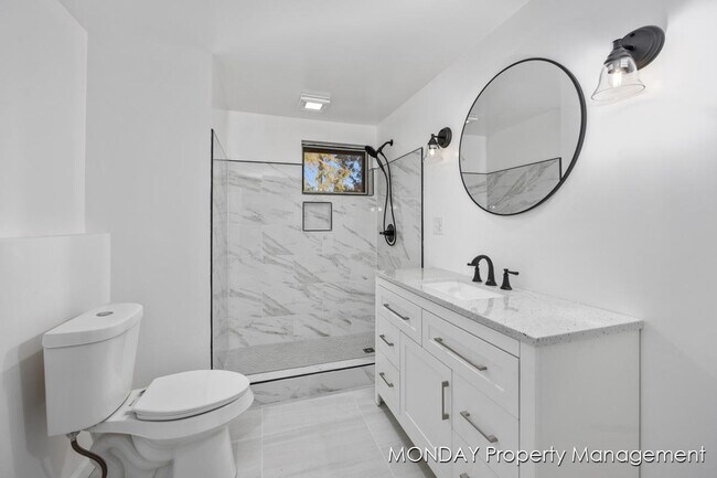 Building Photo - 945-947 Lancashire Ct SE