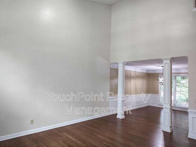 Building Photo - 7235 Kinsmore Ln