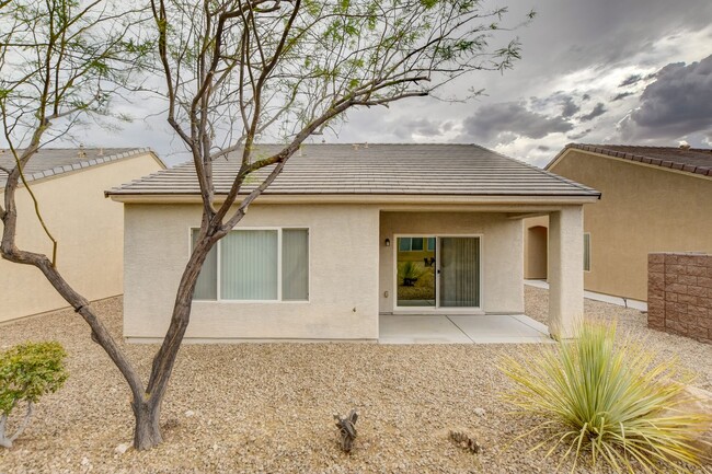 Building Photo - Charming 3 Bed 2 Bath Single Story Home in...