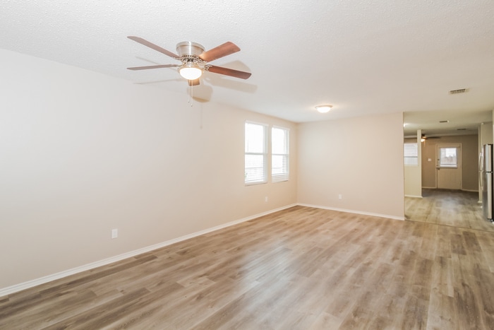 Building Photo - 16516 Woodside Dr