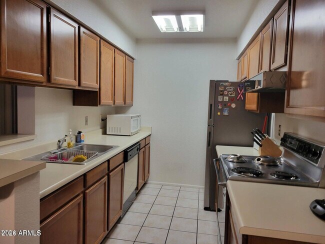 Building Photo - 10610 S 48th St