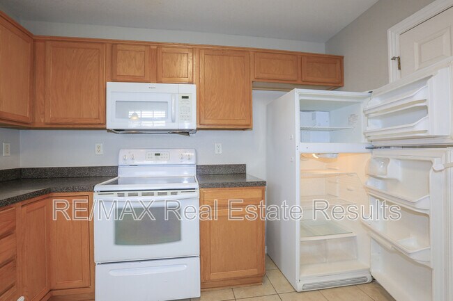 Building Photo - 3711 SW Hansom Loop
