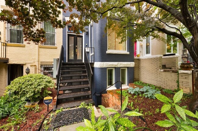 Building Photo - 3459 Holmead Pl NW