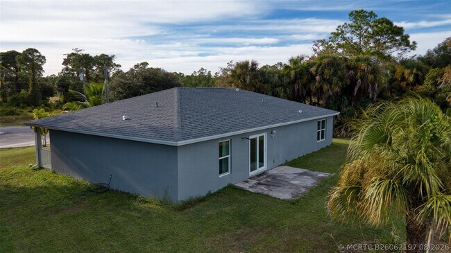 Building Photo - 8007 Royal Ct