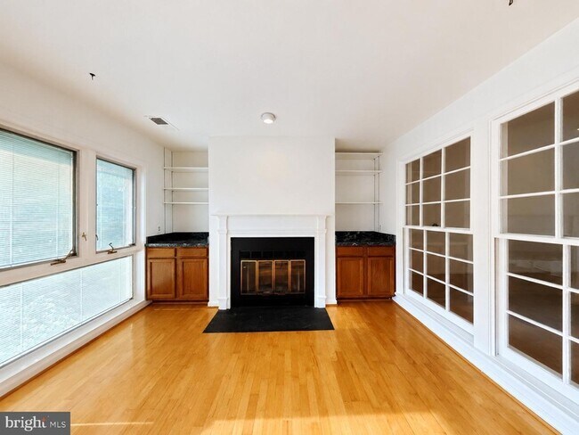 Building Photo - 10701 Kings Riding Way