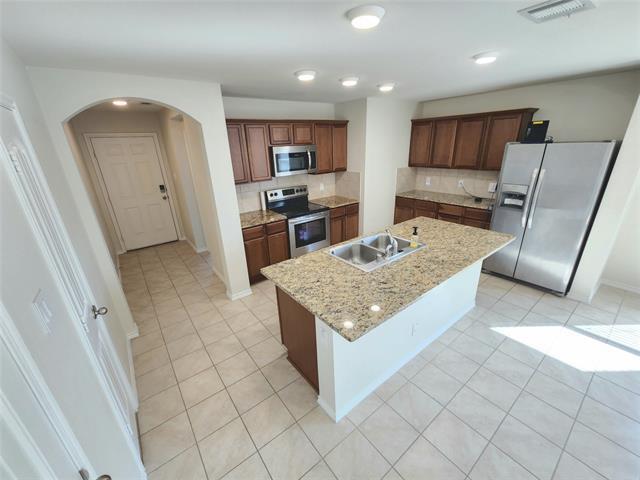 Building Photo - 924 Amber St