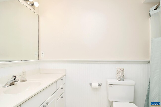 Building Photo - 2371 N Chesterfield Ct