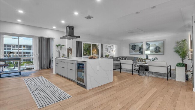 Building Photo - 3051 NE 47th Ct