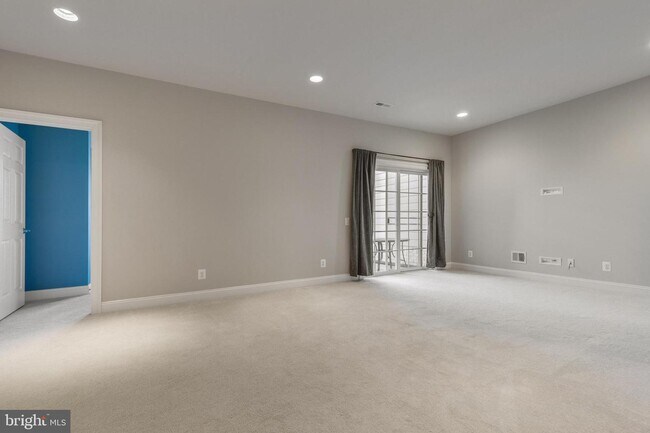 Building Photo - 42668 Keiller Terrace