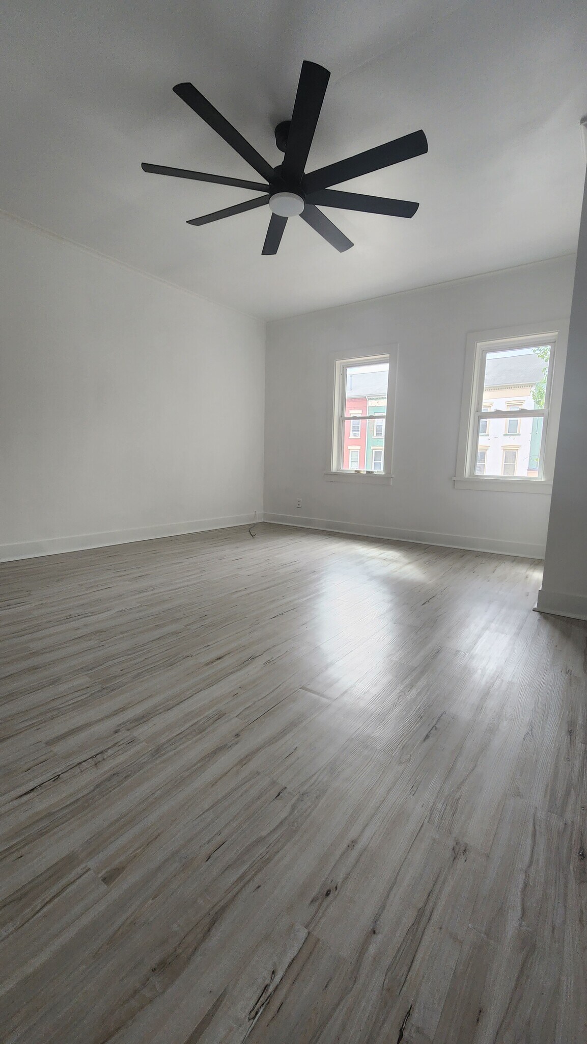 Building Photo - 42 W Main St