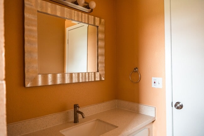 Building Photo - 1506 Eagle Lake Rd