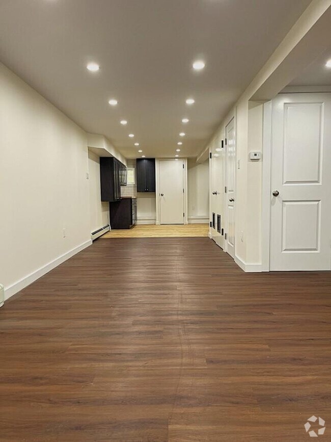 Building Photo - 2 bedroom in Brooklyn NY 11218