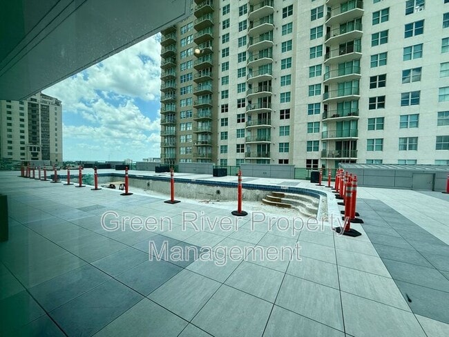 Building Photo - 1431 Riverplace Blvd
