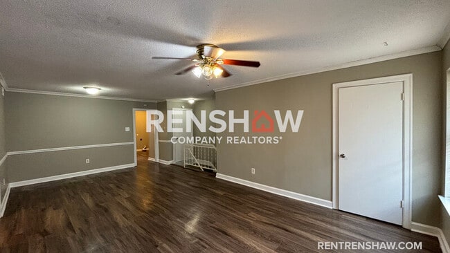 Building Photo - 3219 13 Colony Mall