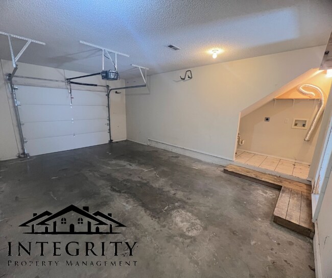 Building Photo - 19790 Stirrup Ln