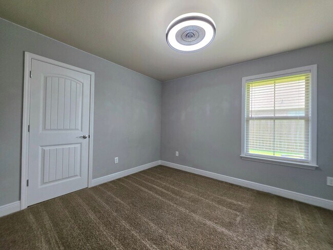 Building Photo - 14645 Birkdale Dr