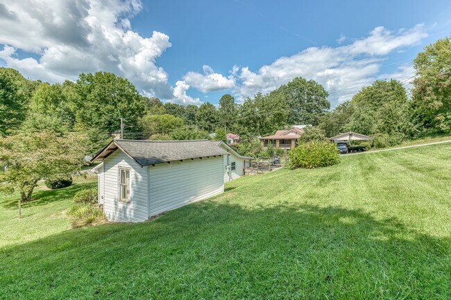 Building Photo - 222 Hulen Ave
