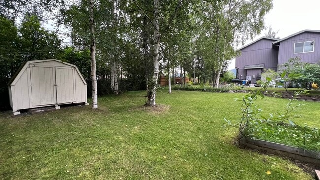 Building Photo - A spacious (4) Bedroom, (2.5) Bathroom hom...