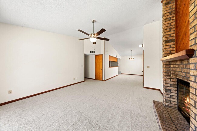 Building Photo - 1022 Alderwood Way