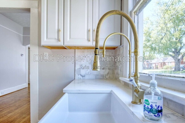 Building Photo - 3120 Pierpont Ave
