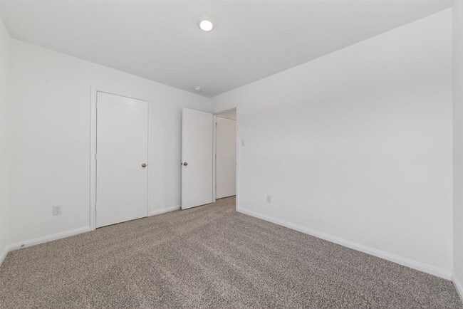 Building Photo - 2037 E Gemini Dr