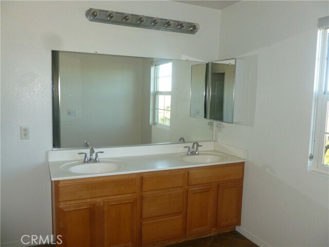 Building Photo - 9349 Golden Lantern Rd