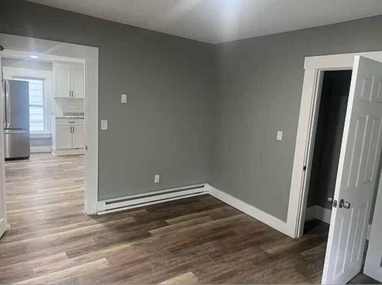 Building Photo - 78 Main St