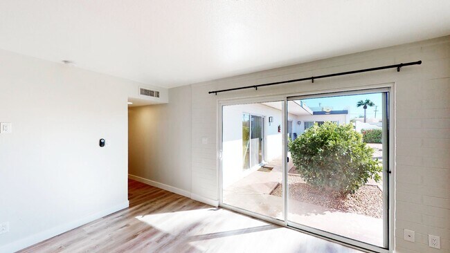 Building Photo - 1714 E Ocotillo Rd