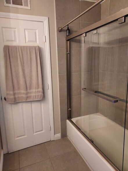 Building Photo - 7200 Pirates Cove Rd