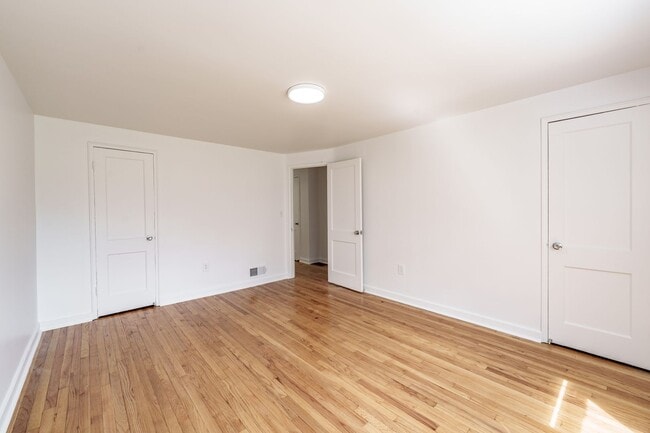 Building Photo - Two Bedroom