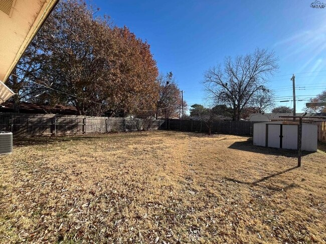 Building Photo - 4723 N Shore Dr