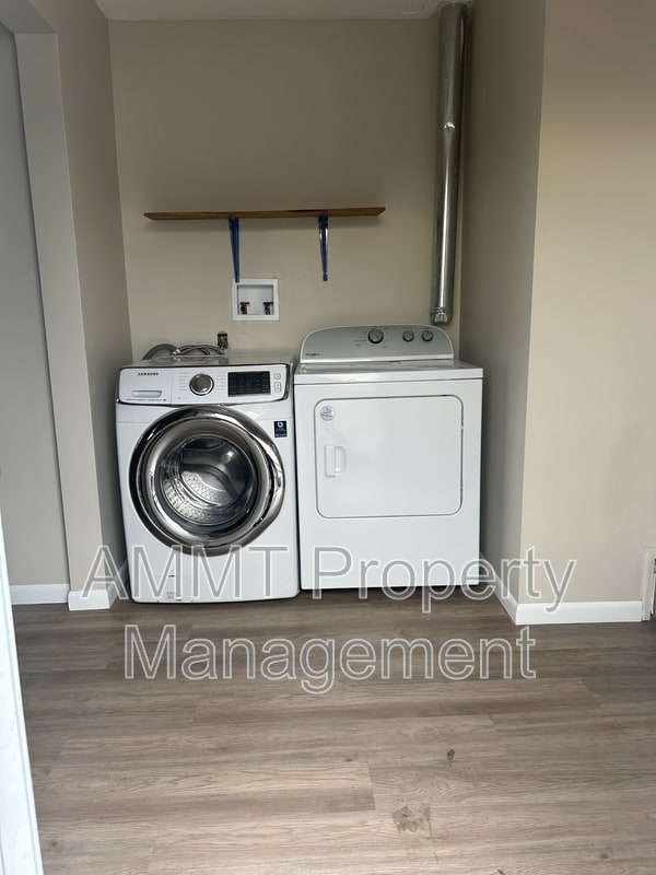 Building Photo - 2831 3rd Ave SE