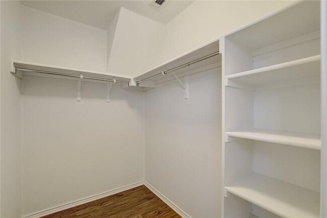 Building Photo - 261 New Bridge Dr