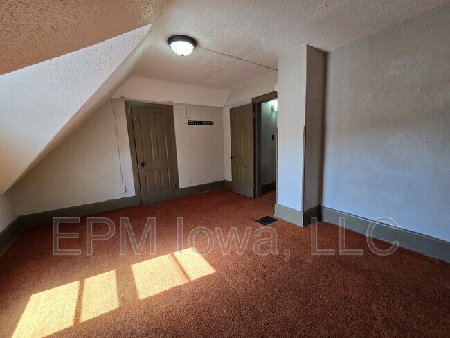 Building Photo - 333 Cottage St