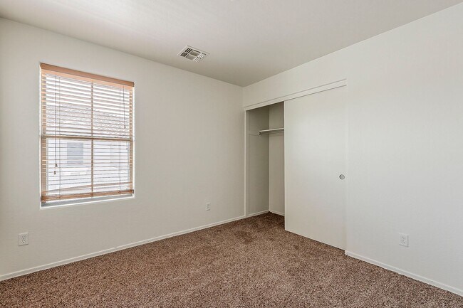 Building Photo - Beautiful Townhome in Phoenix Arizona